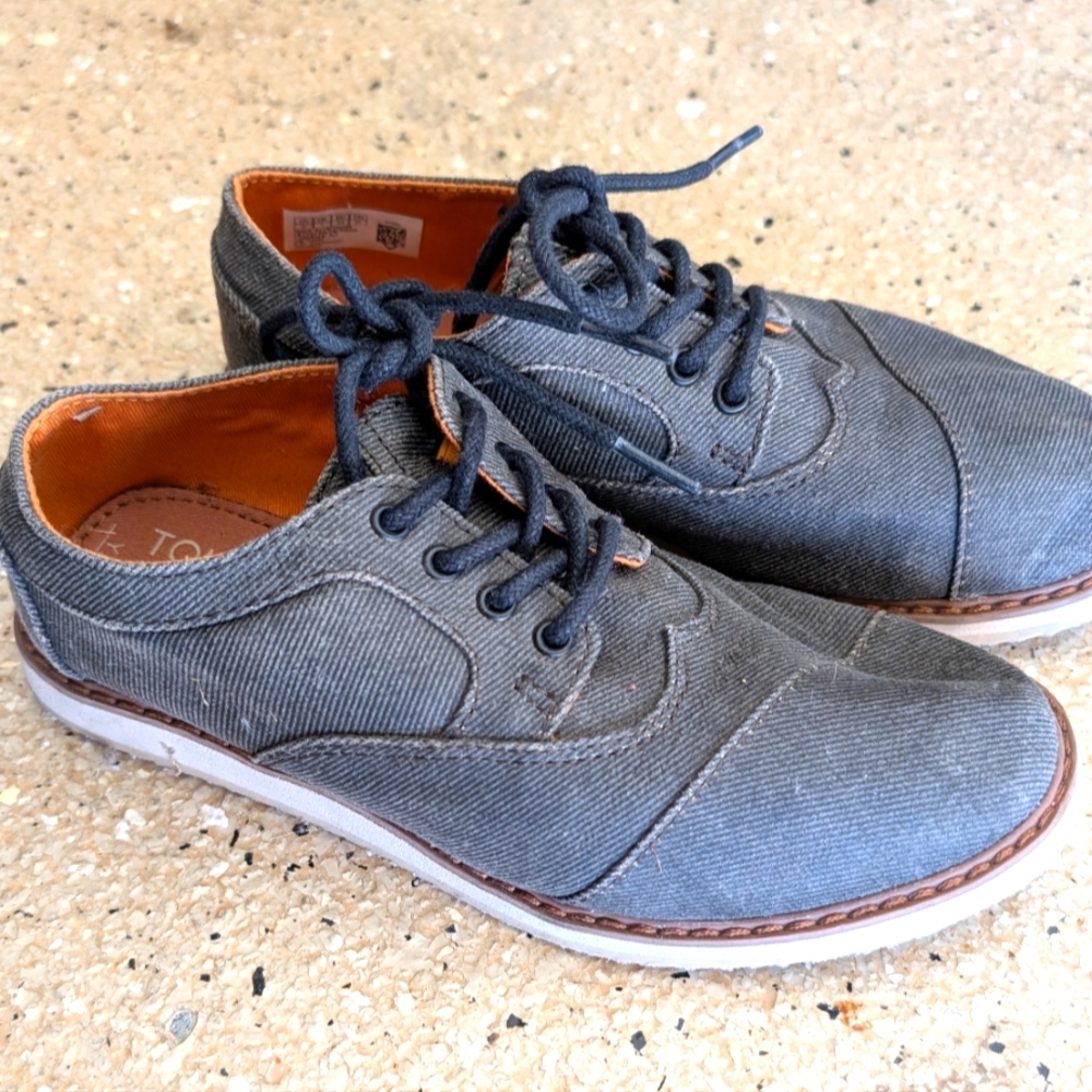 TOMS Boys Brogue Shoe Casual Oxford  Laced size Y2